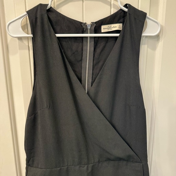 Abercrombie & Fitch Black Sleeveless Skorts Romper sz 8 - Picture 4 of 6